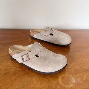 Birkenstock • Boston Clogs taupe suede leather soft footbed slip on buckle